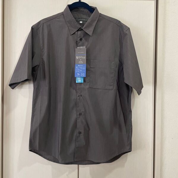 送料無料 新品 STYLEDGE 半袖シャツ L グレー クールタッチ(接触冷感) お手入れ簡単 ソフトな肌あたり SORONA機能糸使用 送料込み