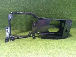 いすゞ大型車 QKG-CYL77A その他 外装部品 6UZ1T D9 左ヘッドライトステー