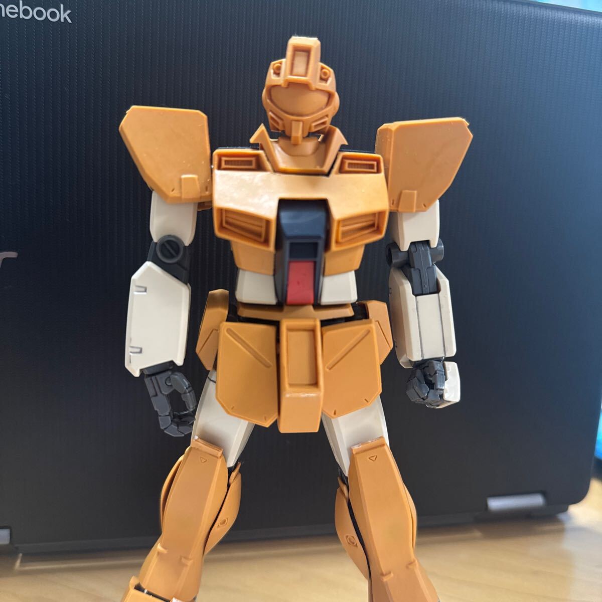 MG 1/100 RGM-79N ジムカスタム｜バンダイ ホビーサイト