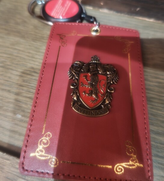 USJ ハリーポッター グリフィンドール リール付き パスケース