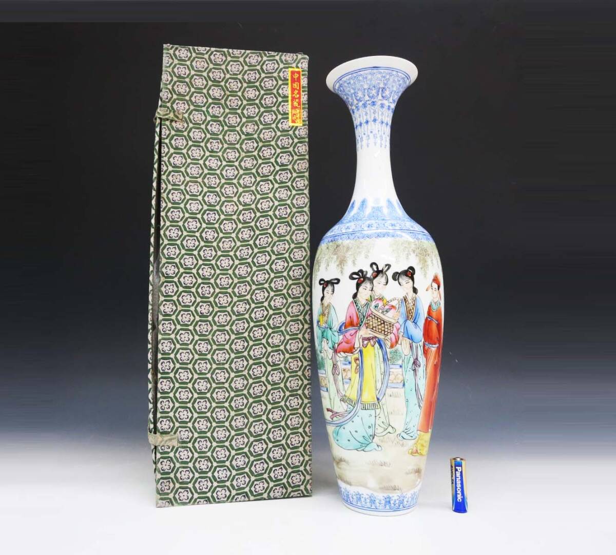Yahoo!オークション -「中国美術 壺」(色絵磁器) (骨董陶磁器 Yahoo!オークション -「中国美術 壺」(色絵磁器) (骨董陶磁器