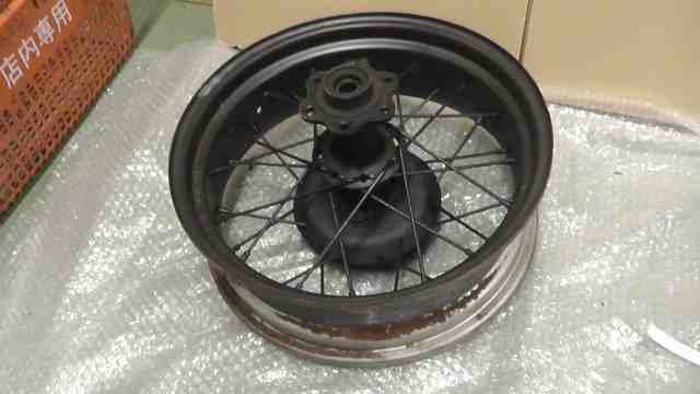 TW200　2JL-002xxx　の　リアホイール *1730853566　中古