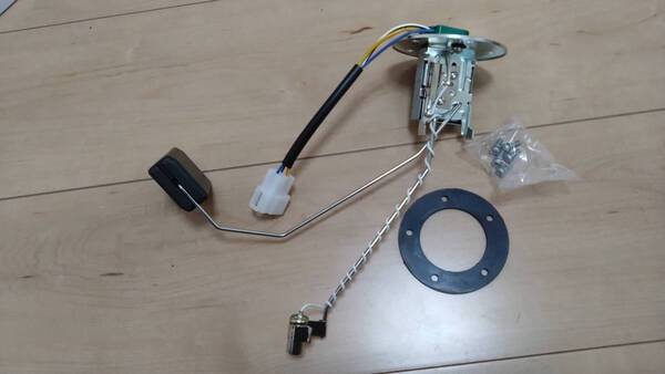 新品 TE71 AE70 KE70 カローラ スプリンター 燃料センダゲージ フューエルフロート 燃料計の修理に オリジナル商品 燃料フロート