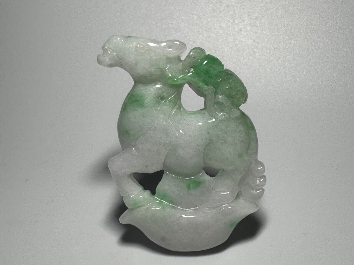 翡翠の装飾壺（動物彫刻付き） 楽天市場】翡翠 壺の通販