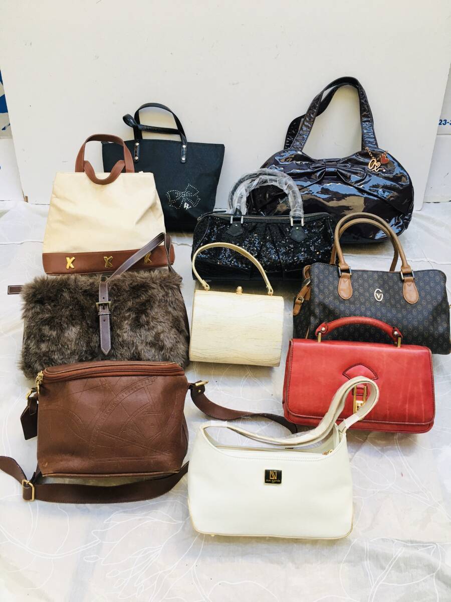 Yahoo!オークション -「diana valentino バッグ」の落札相場 Yahoo!オークション -「diana valentino バッグ」の落札相場