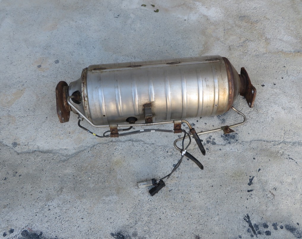 KY-135■キャンター TKG-FDA20 平成24 平ボディ/4WD ■DPF ディーゼル 触媒 ME555982 ■ 中古 部品