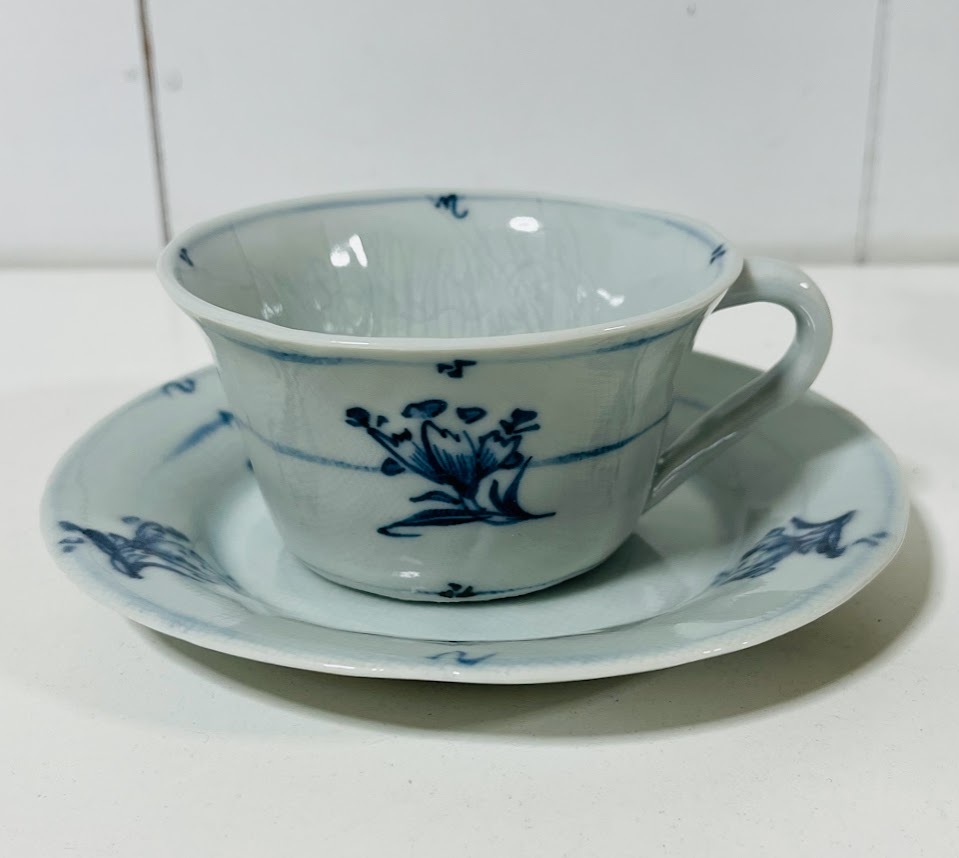 渋草焼 竹洞舎 渋草陶窯 渋草柳三作 色絵花文 香合 共布共箱 V 7323 渋草焼 竹洞舎 渋草陶窯 渋草柳三作 色絵花文 香合 共布共箱 V