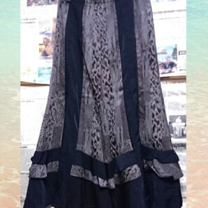 《美品》【アニマル 柄 ロング スカート】ウエストゴム L スネーク レオパード ヒョウ 蛇 豹 フリル ティアード ヘビ かっこいい 縦ライン