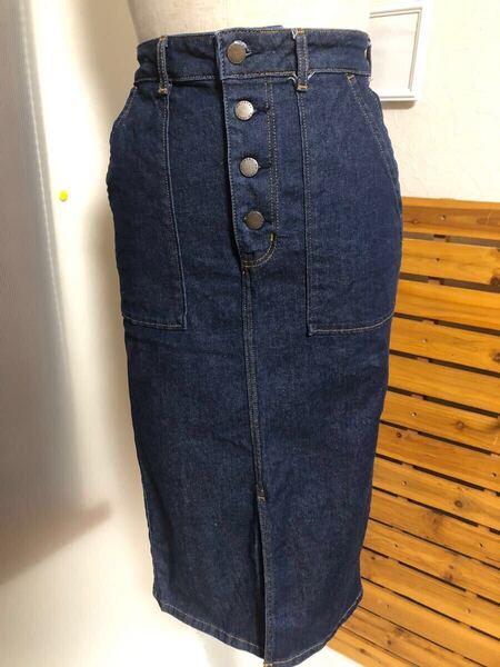 GU タイトデニムスカート Sサイズ ストレッチ よく伸びます ブラウスセットにしました タイトスカート デニム インディゴブルー