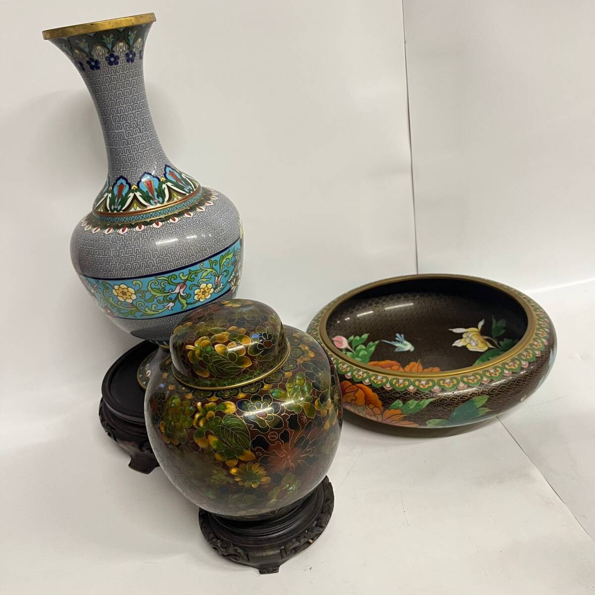 七宝焼の壺 古いお品 中国美術 難アリ中古品 金属工芸 七宝焼の壺 古いお品 中国美術 難アリ中古品 金属工芸