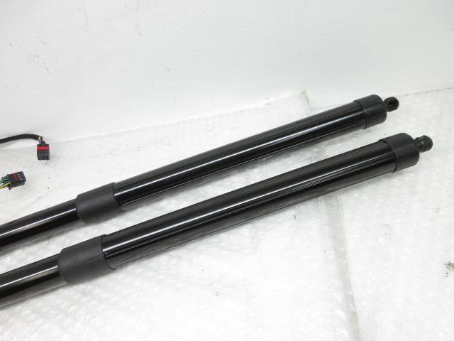 2015年 レンジローバー ヴォーグ LG3SB パワーゲートショック ダンパー 左右上側用 CPLA-70354-AD 196792 4665 2015年 レンジローバー ヴォーグ LG3SB パワーゲートショック ダンパー 左右上側用 CPLA-70354-AD 196792 4665