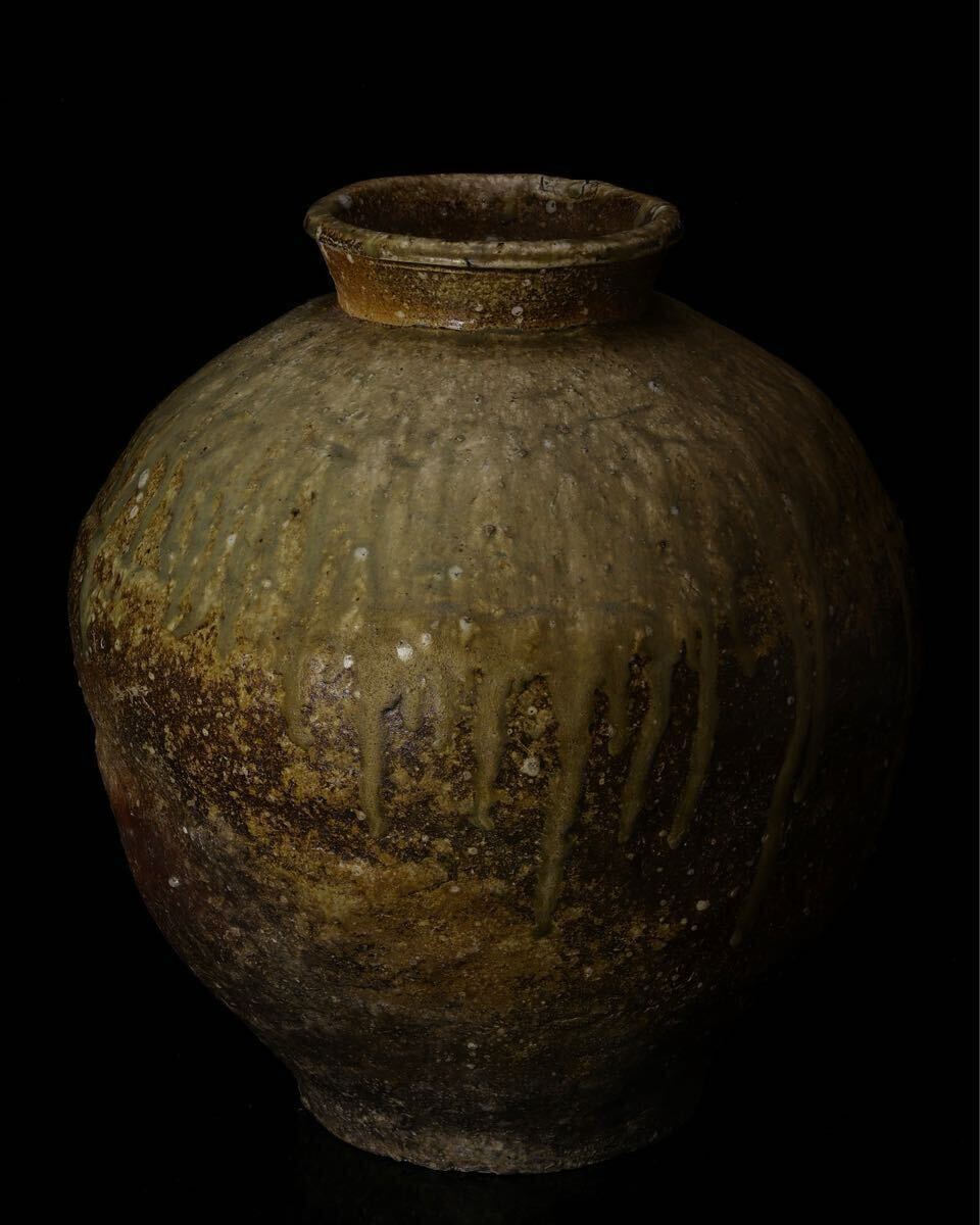 緑屋hc□ 時代物 古信楽 壷 高さ約33cm 古陶磁 壺 i9/2-6918/26 緑屋hc□ 時代物 古信楽 壷 高さ約33cm 古陶磁 壺 i9/2-6918/26