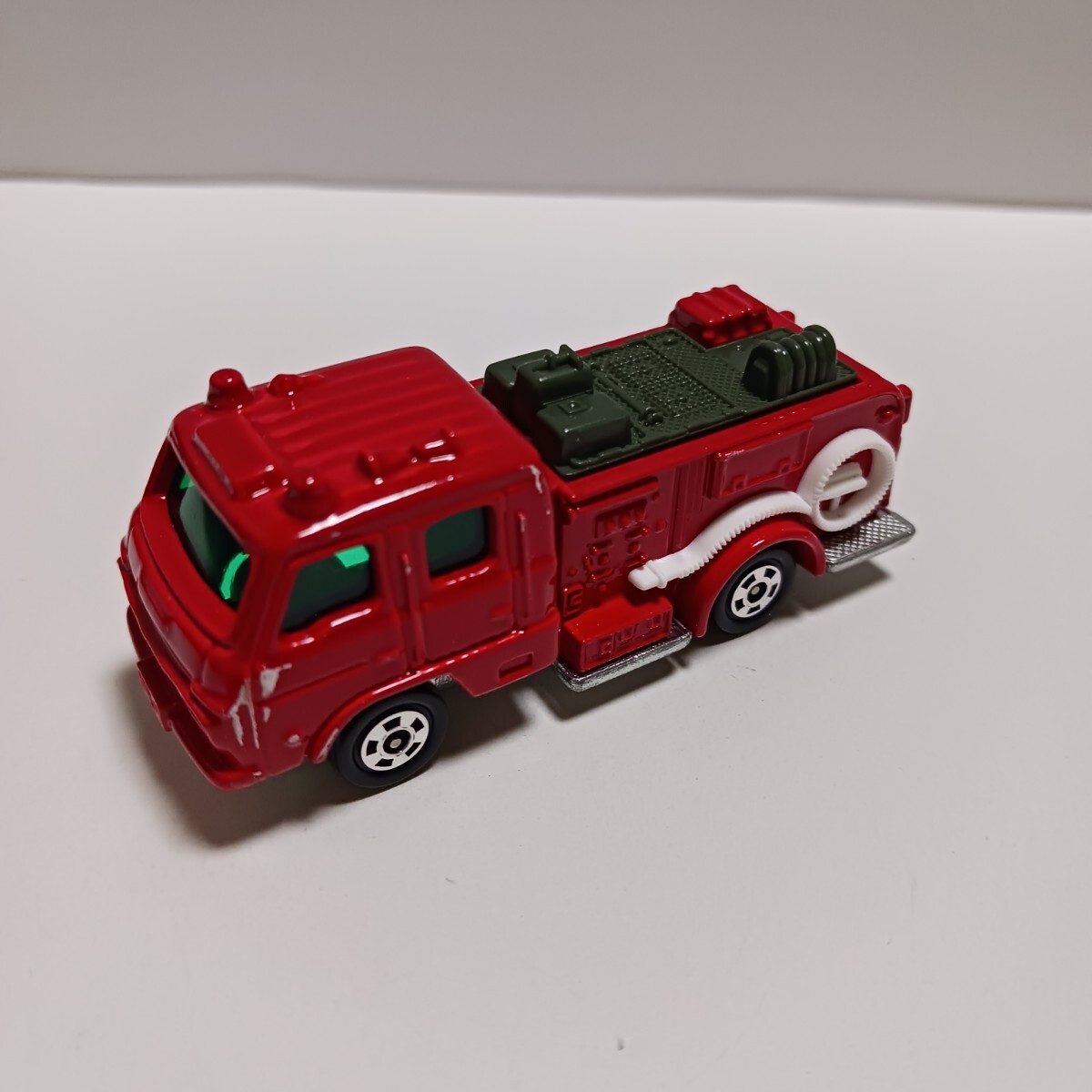 Amazon.co.jp: トミカ黒箱 UDコンドル化学消防車 : おもちゃ