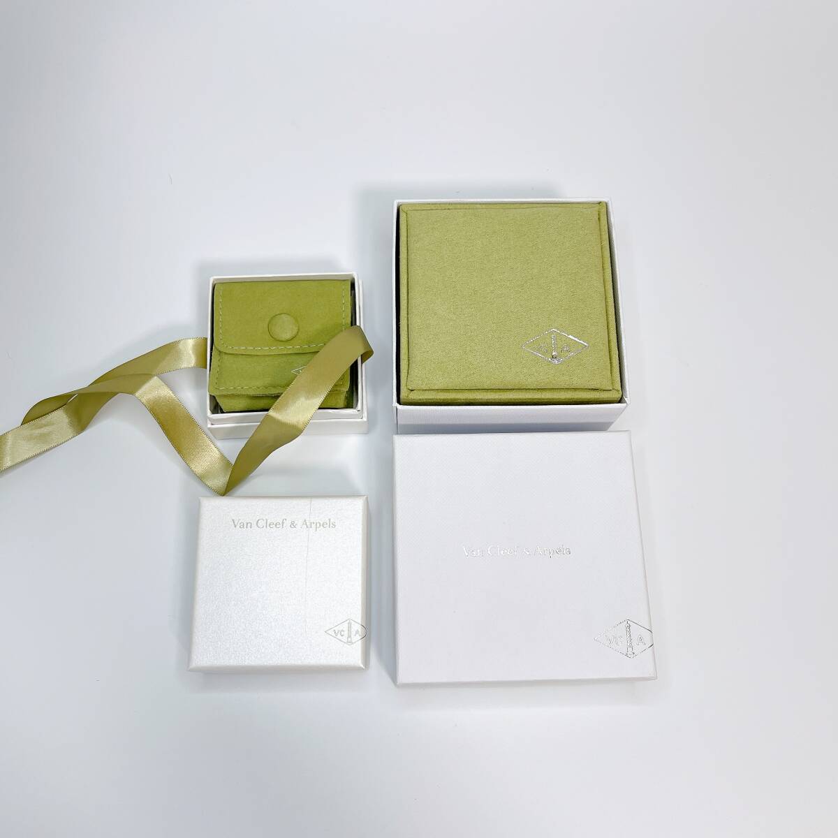 Yahoo!オークション -「van cleef ケース」の落札相場・落札価格 Yahoo!オークション -「van cleef ケース」の落札相場・落札価格