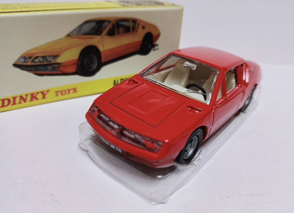 スパーク 1/43 ルノー ドフィーヌ No.64 1957 セブリング12時間