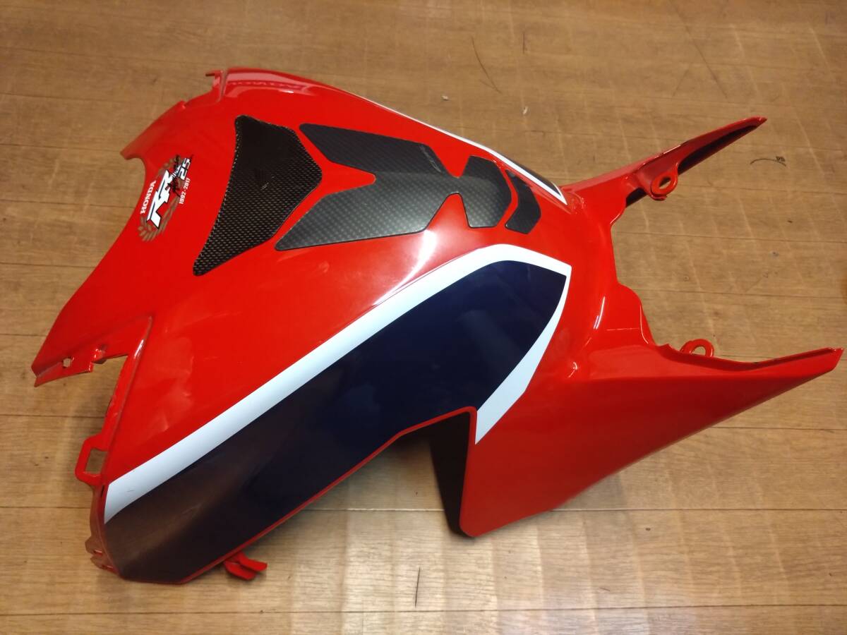 ホンダ 純正 CBR1000RR SP SP2 2017-2019 SC77 タンクパネル 外装 タンクカウル タンクカバー 83155-MKF-D400 まあまあ綺麗!2018年製