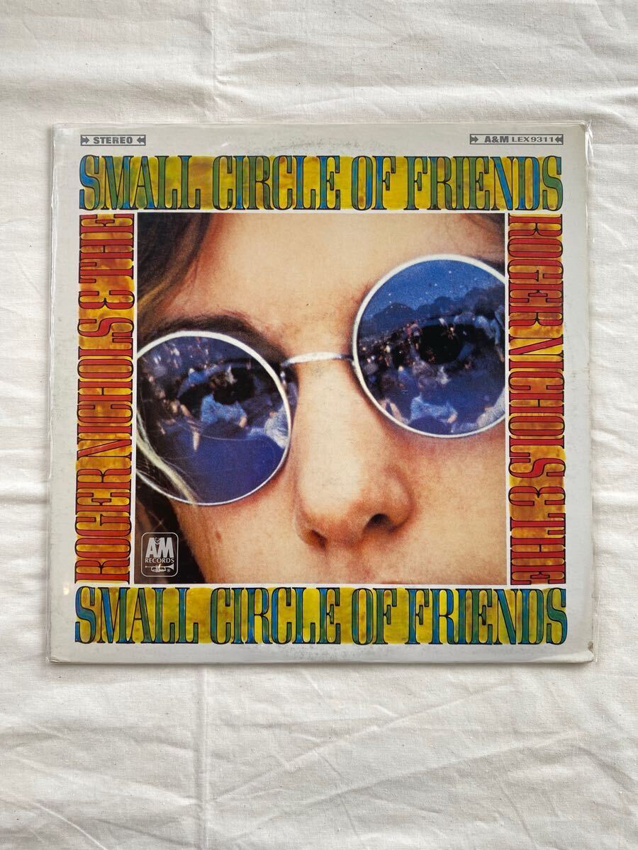 Yahoo!オークション -「small circle of friends」(レコード) の Yahoo!オークション -「small circle of friends」(レコード) の