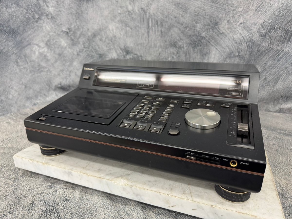 動作品 Technics SL-P1300 テクニクス CDデッキ