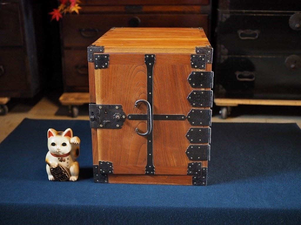 Yahoo!オークション - 江戸時代の小ぶりな飾棚 古録展 送料別 E