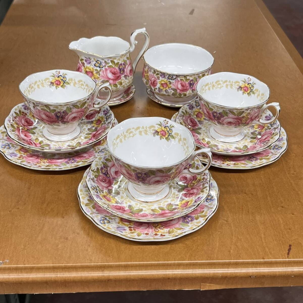 洋食器まとめ ロイヤルアルバート ドルトン ミントン 18点セット 美品 豪華 食器