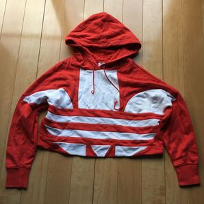 アディダス クロップドフーディー 581-1-418 レディース M ショート丈 ブラックピンク ロゼ着用