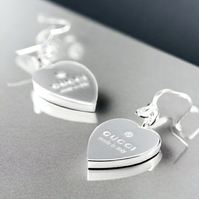 ！極美品！　GUCCI ピアス　シルバー　両耳 GUCCI ピアス レディース シルバー925 グッチ 両耳ピアス 誕生日