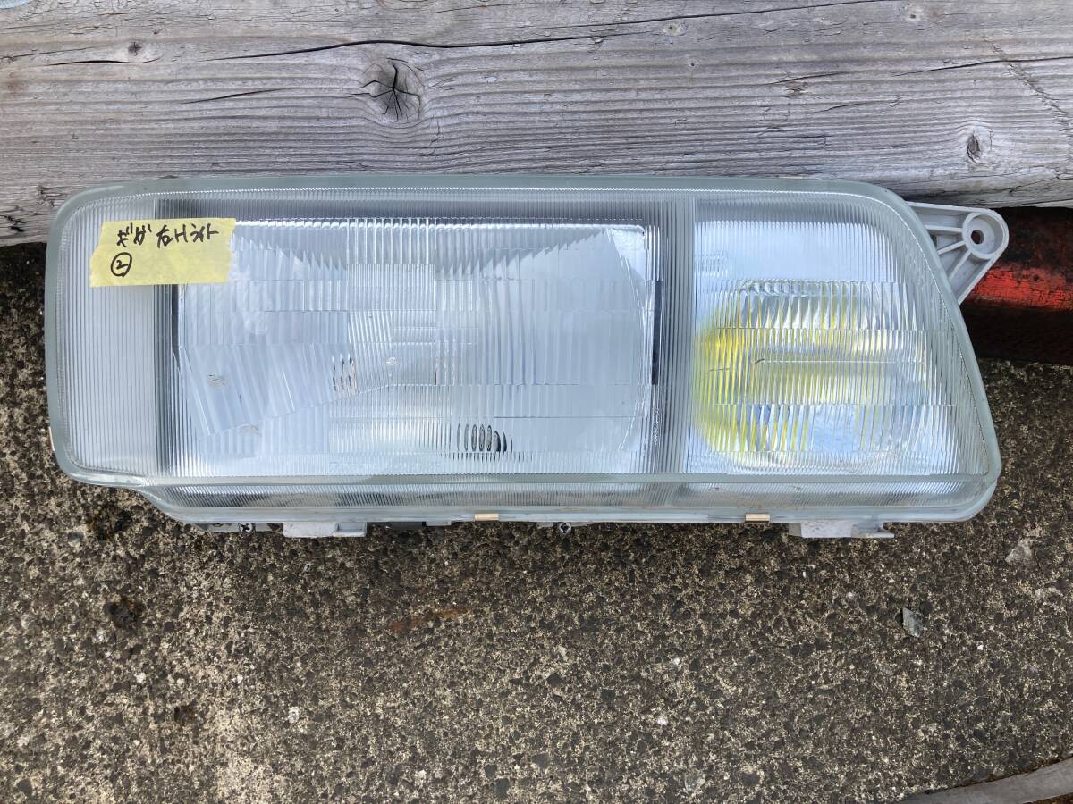 いすゞ ギガ ヘッドライト 純正中古品 右側 運転席側
