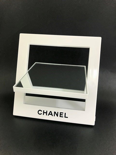 Yahoo!オークション -「chanelミラー限定」の落札相場・落札価格