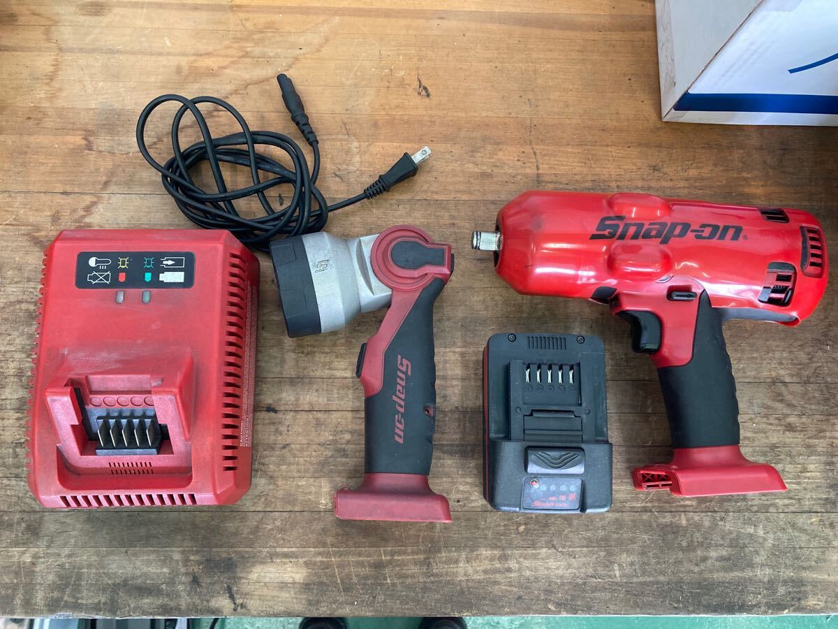 Snap-on スナップオン 18V コードレスインパクトレンチ 差込角12.7mm （バッテリ1個・充電器付） CT7850  レッド｜中古｜なんでもリサイクルビッグバン