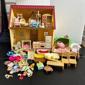 中古 シルバニアファミリー 戸建て かわいいひみつのおうち 家具 食料 衣類