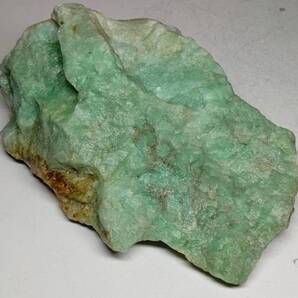 【鮮緑】★520g★ 翡翠 ヒスイ 原石 翡翠原石 鑑賞石 自然石 誕生石 鉱石 鉱物 水石 宝石 置石 インテリア