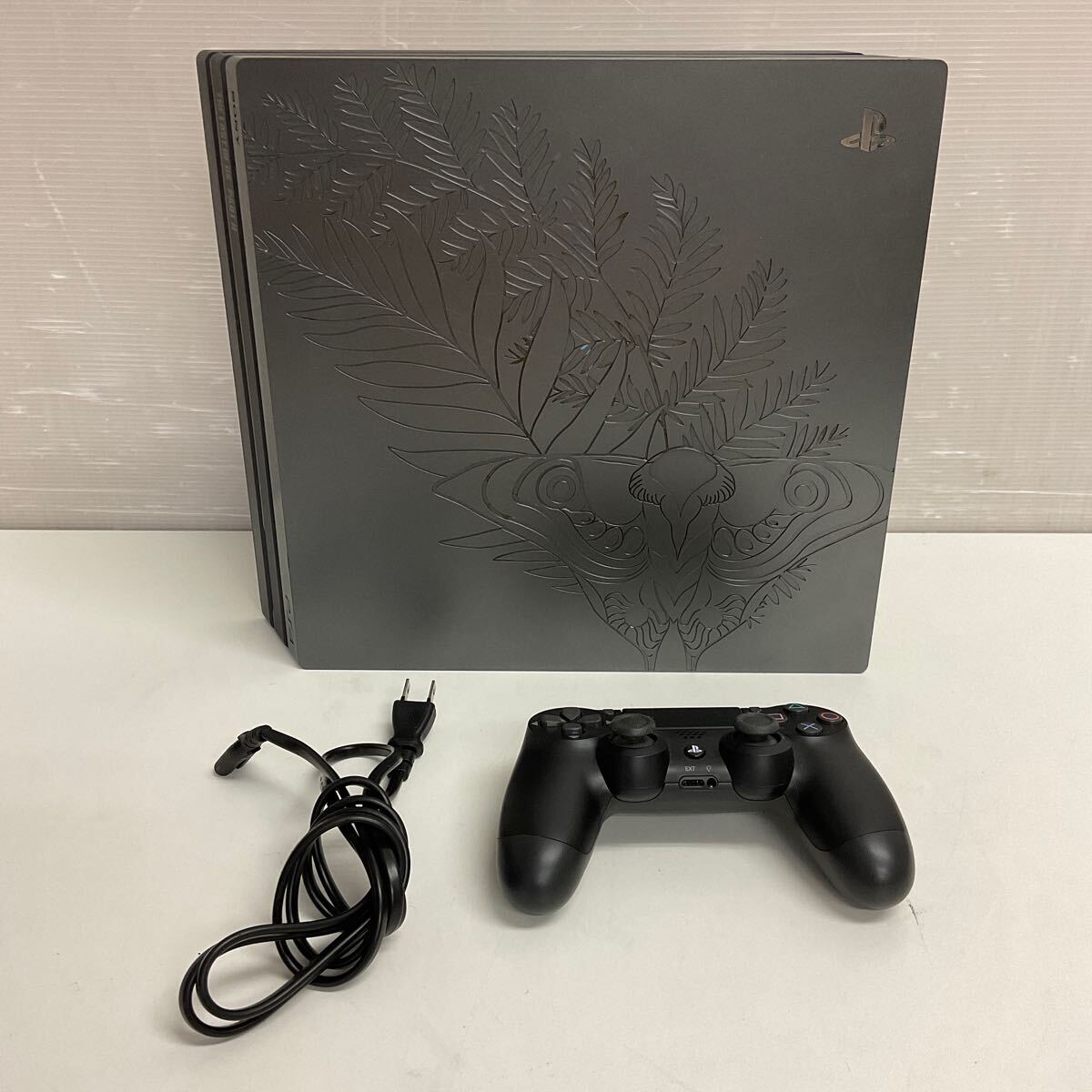 Yahoo!オークション -「ラストオブアス」(PS4本体 Yahoo!オークション -「ラストオブアス」(PS4本体