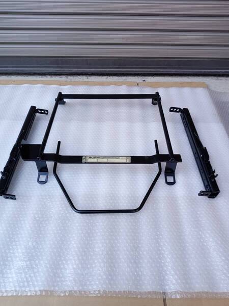 希少品 レカロ シートレール TCR11 21V ベースフレーム エスティマ 運転席 右側 R側 RECARO Base Frame 9111