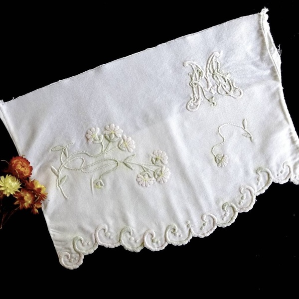 1900年初期 フランス 刺繍 立体 モノグラム イニシャル 花刺繍 創作素材 衣装 テキスタイル アンティーク