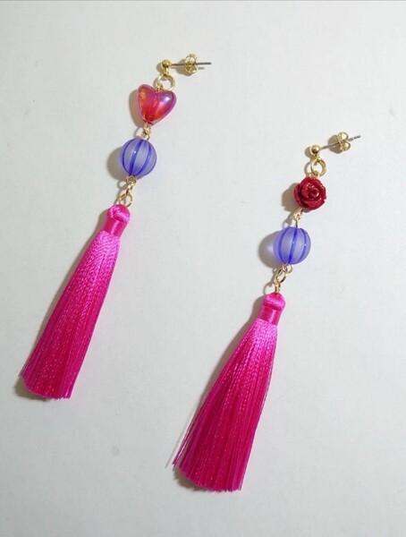 ※ハンドメイド※ 高品質タッセルとハートと薔薇の耳飾り ファイアーエムブレムエンゲージ オルテンシア イメージ