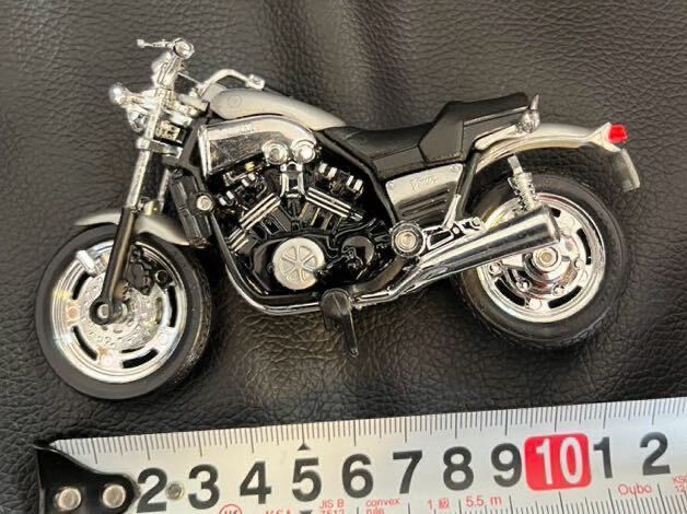 Amazon | スカイネット 1/12 完成品バイク Yamaha Vmax
