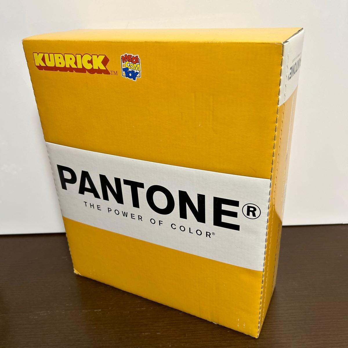 Yahoo!オークション -「pantone kubrick」の落札相場・落札価格 Yahoo!オークション -「pantone kubrick」の落札相場・落札価格