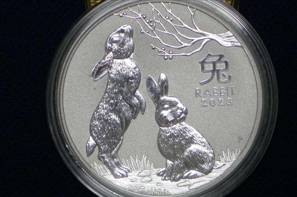 おむれつ 1999 北1オンス 銀貨 ウサギ特別版 発行数500 2枚 Yahoo!オークション -「ウサギ 銀貨」(貨幣) の落札相場・落札価格