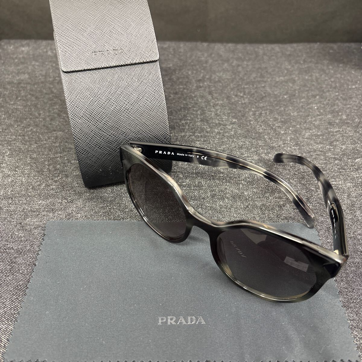 Yahoo!オークション -「PRADA サングラス SPR」の落札相場・落札価格 Yahoo!オークション -「PRADA サングラス SPR」の落札相場・落札価格