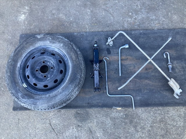 12 インチ 応急 タイヤ ラック 車載 工具 セット サンバー TV2 スバル 純正