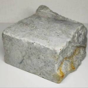 【翡翠】◆1.8kg◆ 翡翠 ヒスイ 原石 鑑賞石 自然石 天然石 水石 鉱物 鉱石 置物