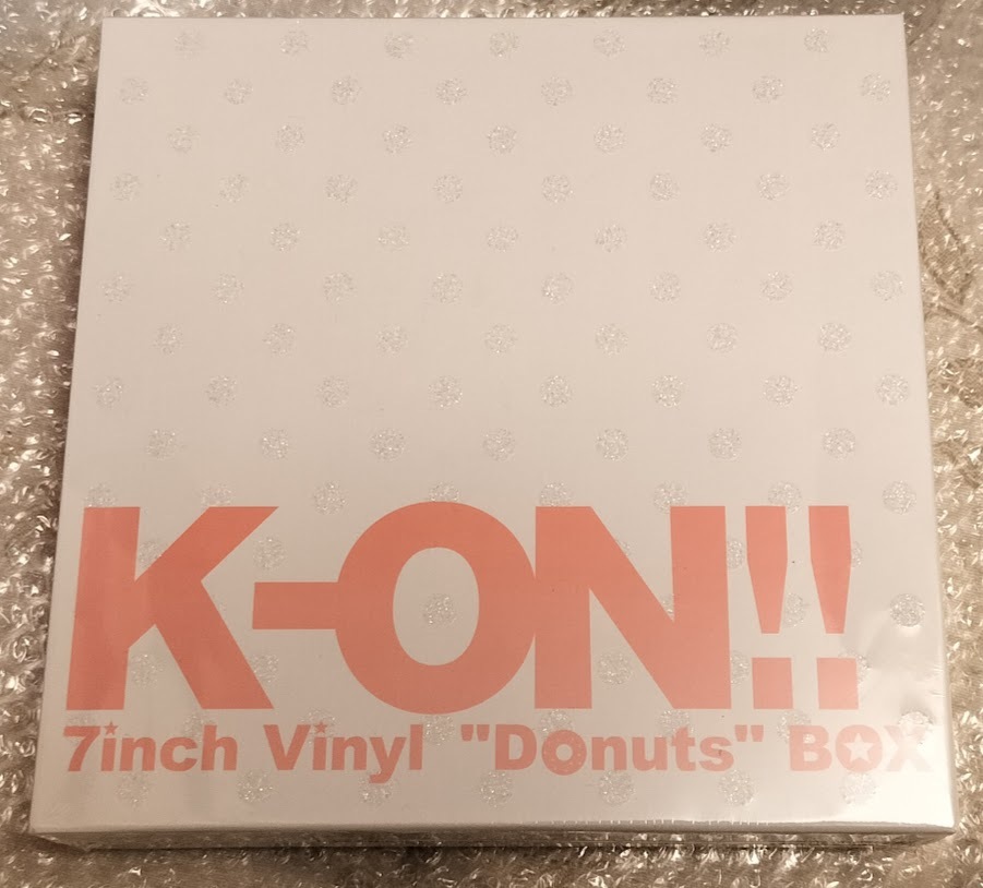 Yahoo!オークション -「k-on!! 7inch vinyl donuts box Yahoo!オークション -「k-on!! 7inch vinyl donuts box