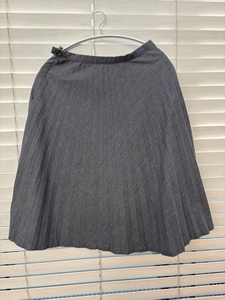 プリーツスカート グレー 韓国製 制服風 丈61cm S M ウエスト64cm 細いプリーツ