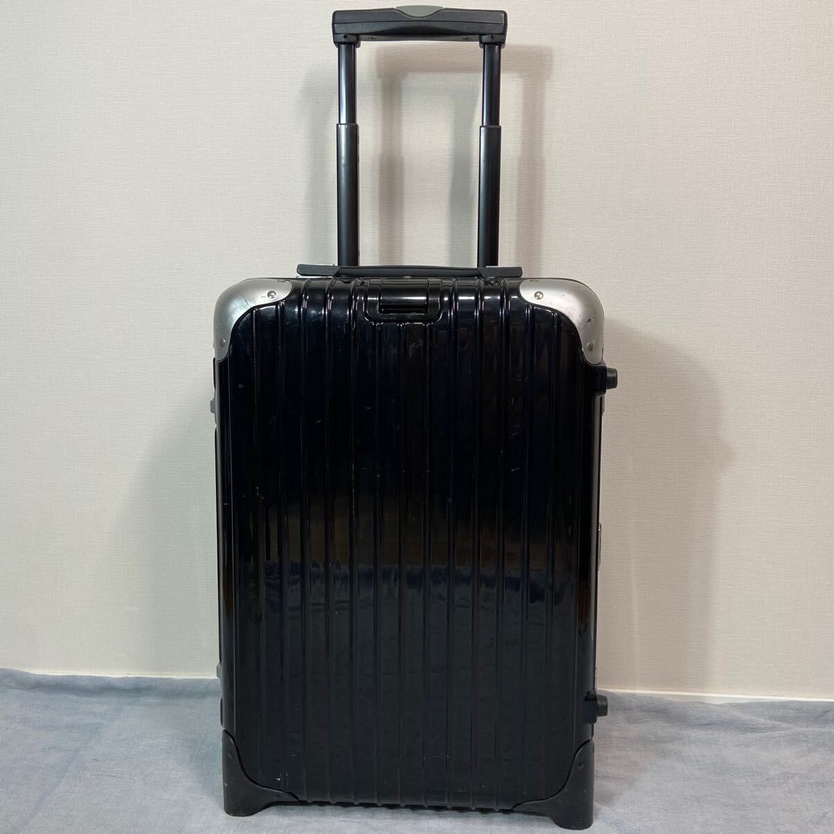 Yahoo!オークション -「リモワ 35l ブラック」の落札相場・落札価格 Yahoo!オークション -「リモワ 35l ブラック」の落札相場・落札価格