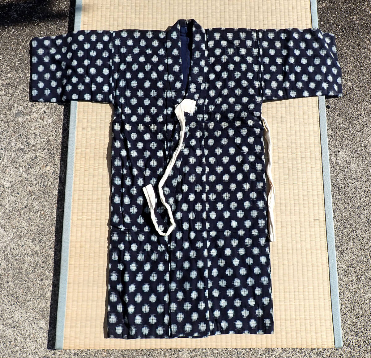 千鳥波帆模様小袖 文化遺産オンライン
