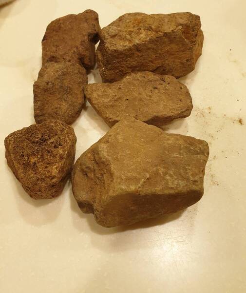 天然ラジウム鉱石2kg 関連:ラドン温泉 北投石 バドガシュタイン鉱石