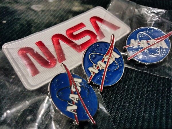 米航空宇宙局 ピンバッチ・ワッペンSET! 月面着陸 アポロ計画 残少数!4点セット!【対象者限定クーポン利用】