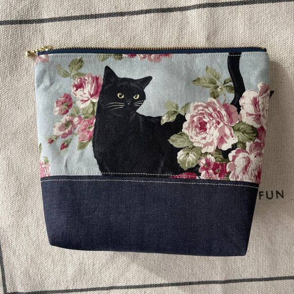 黒猫と薔薇 マルチポーチ handmade