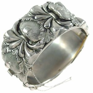 A4504*[VARGAS]* strike ... skill. floral pattern * silver tone * Vintage bracele * arm around 17.8.*