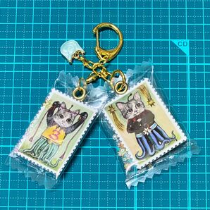 stamp風 シャカシャカキーホルダー 星型GOLDチャーム付き ギュス(裏面4番) シャカシャカチャーム付き